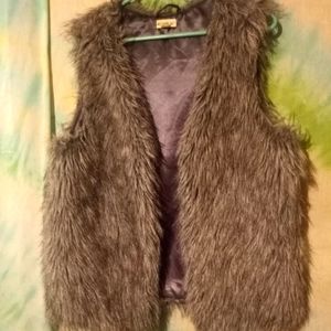 Women's faux fur vest